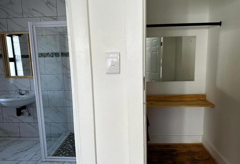 スタンダードルーム, Zuri Place