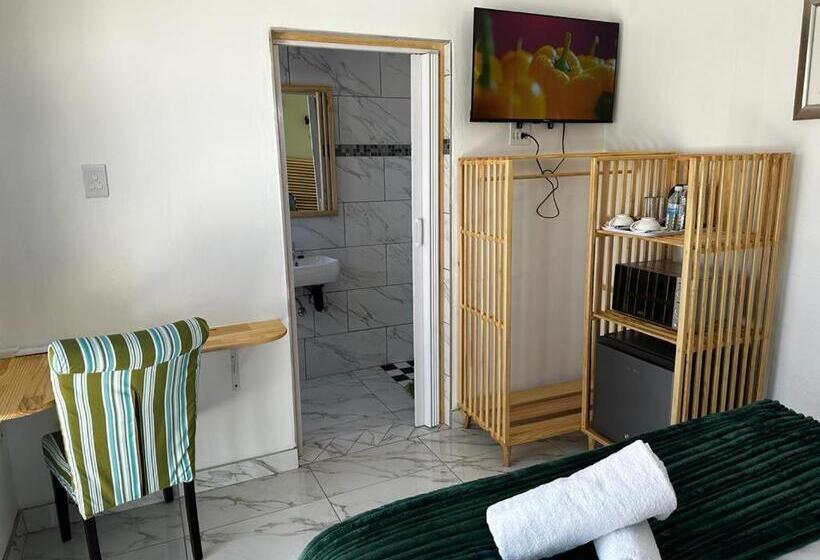 Номер Deluxe, Zuri Place