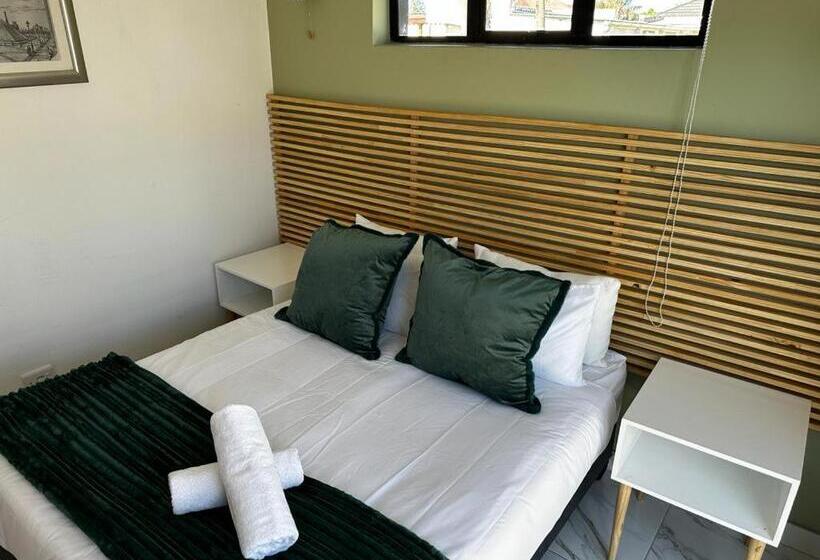 デラックスルーム, Zuri Place