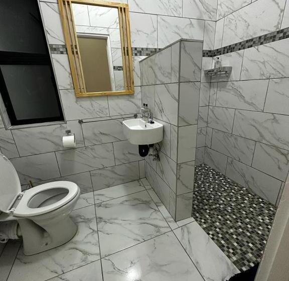 デラックススタジオ, Zuri Place