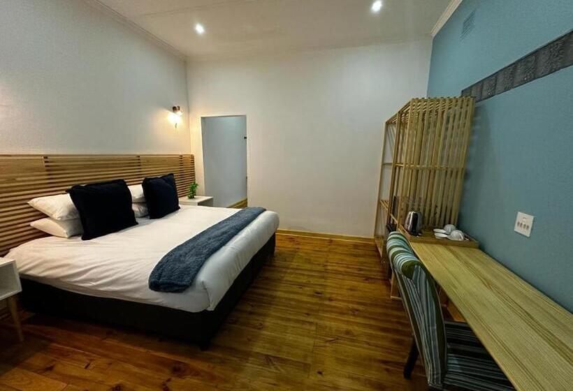 デラックススタジオ, Zuri Place