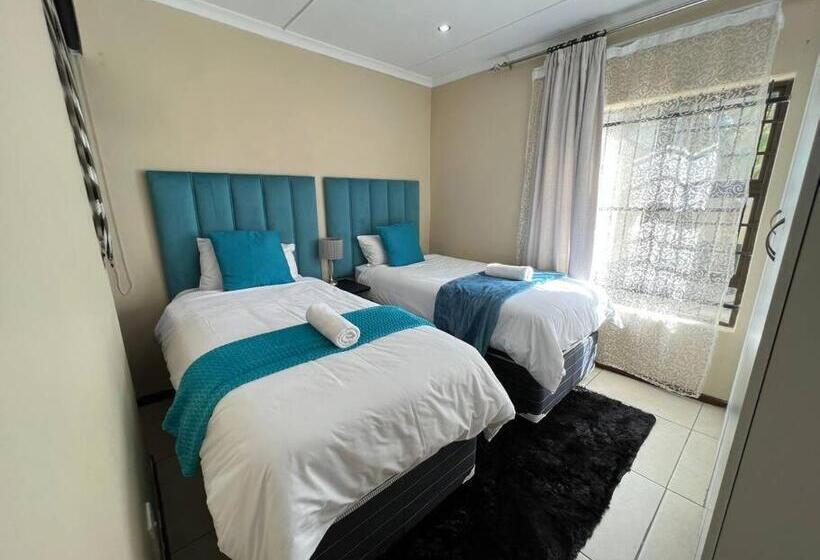 3ベッドルームアパートメント, Zuri Place