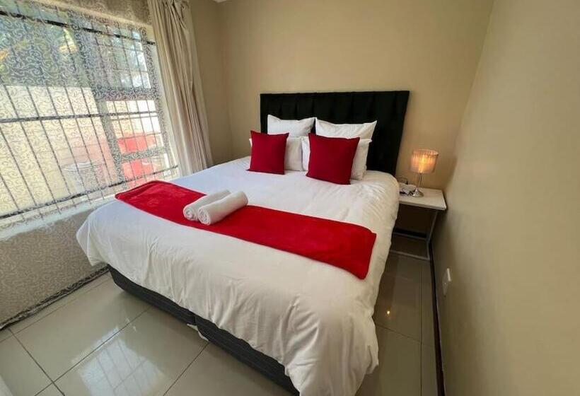 Апартаменты 3 Спальни, Zuri Place