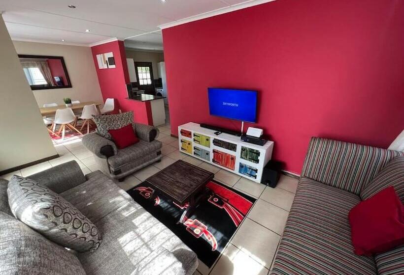 3ベッドルームアパートメント, Zuri Place