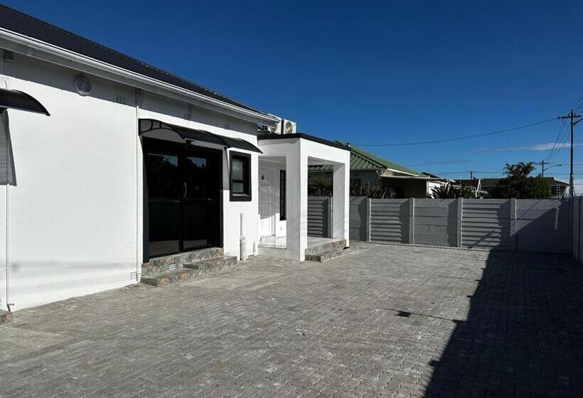 スタンダードルーム, Zuri Place