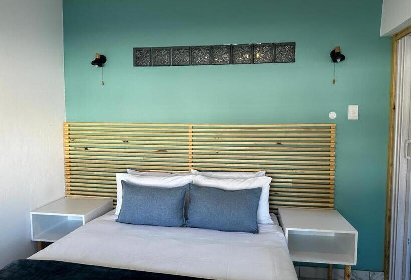 スタンダードルーム, Zuri Place