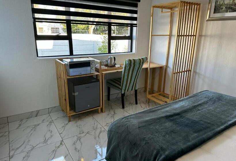 スタンダードルーム, Zuri Place