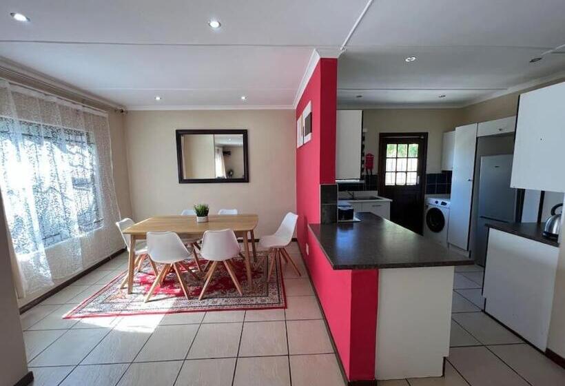 3ベッドルームアパートメント, Zuri Place