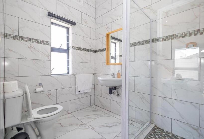 スタンダードルーム, Zuri Place