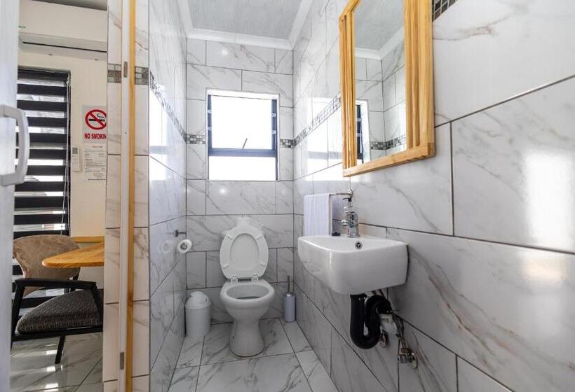 デラックスルーム, Zuri Place