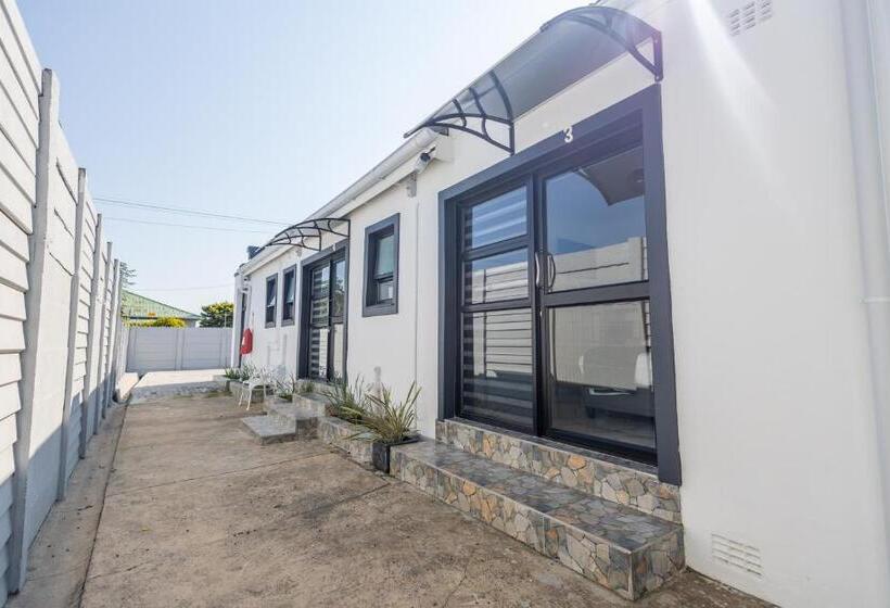 デラックススタジオ, Zuri Place