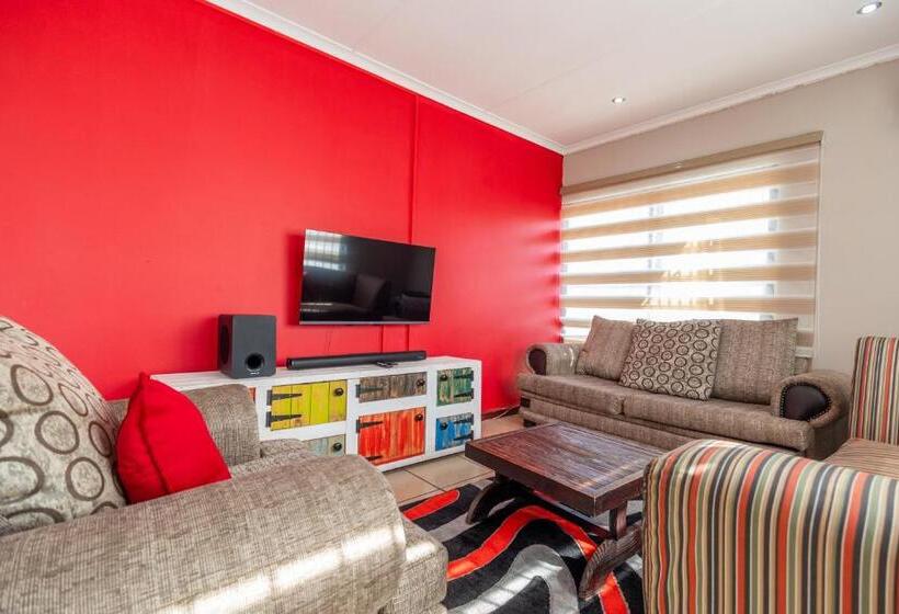 Апартаменты 3 Спальни, Zuri Place