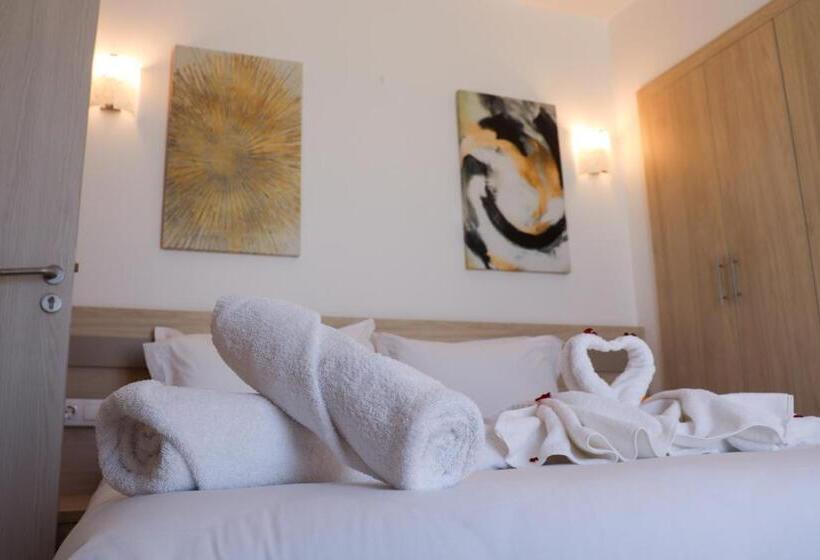 آپارتمان 1 خوابه با چشم‌انداز دریا, Rusica Park