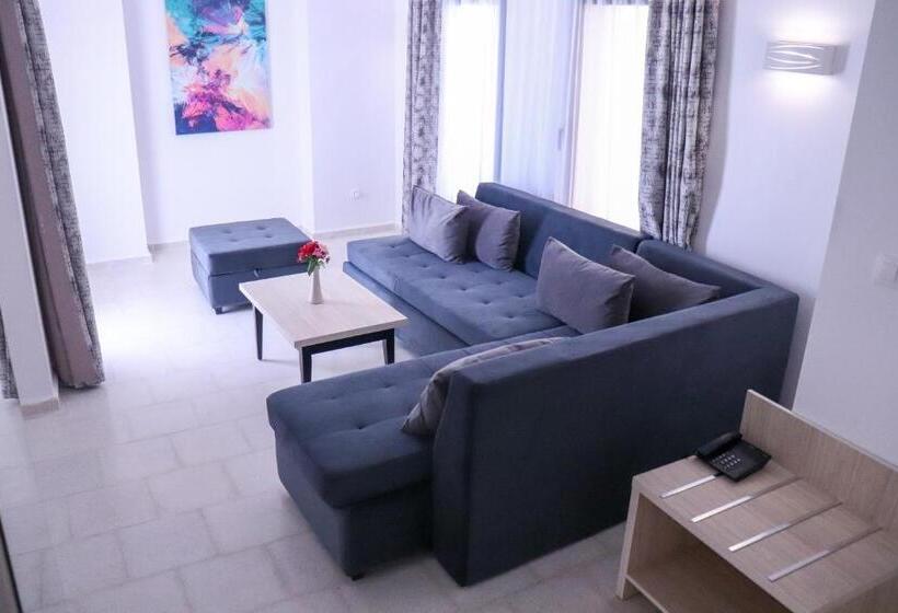 آپارتمان 1 خوابه با چشم‌انداز دریا, Rusica Park