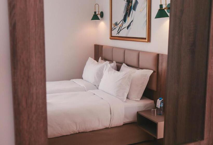 ویلای یک اتاق خوابه با استخر شنا, Rusica Park