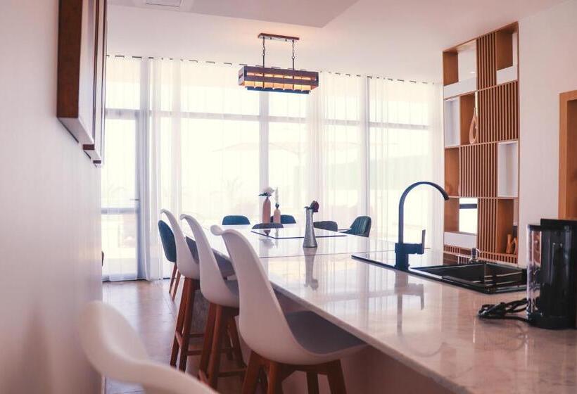 ویلای یک اتاق خوابه با استخر شنا, Rusica Park