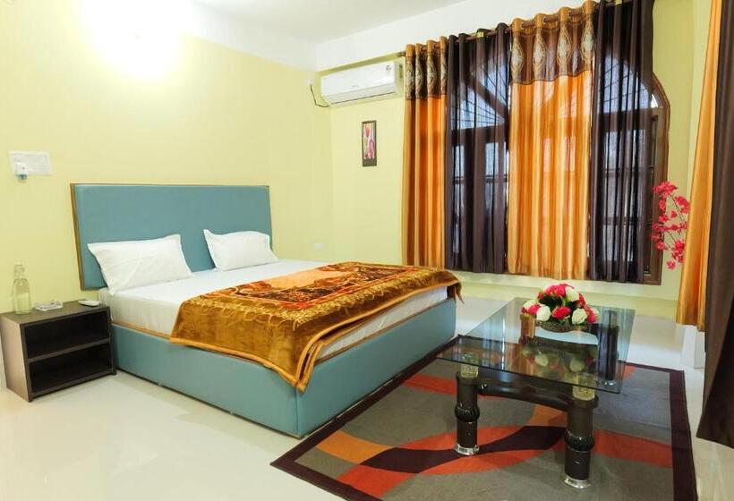 דירת שני חדרים, The Transit Stay Guwati