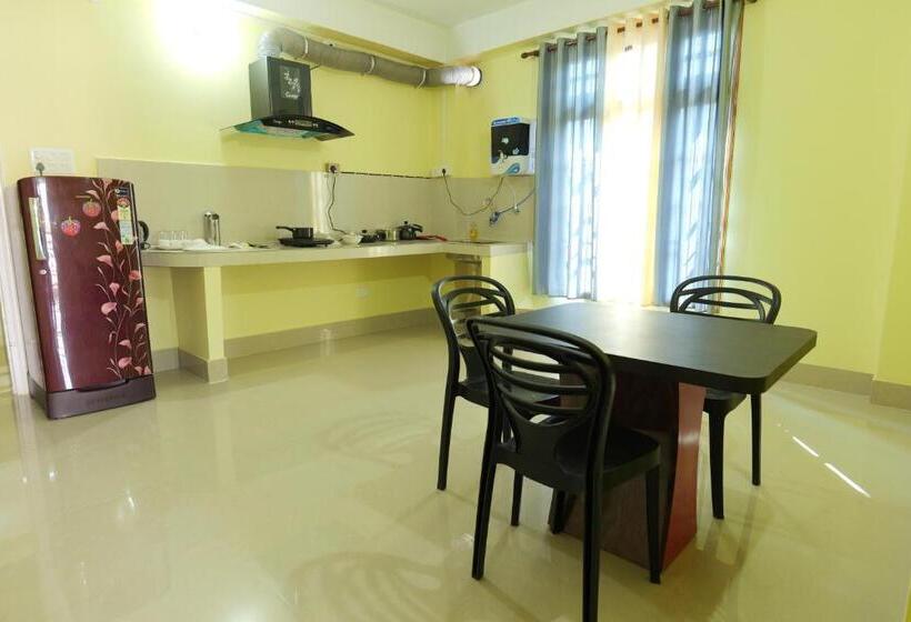 דירת שני חדרים, The Transit Stay Guwati