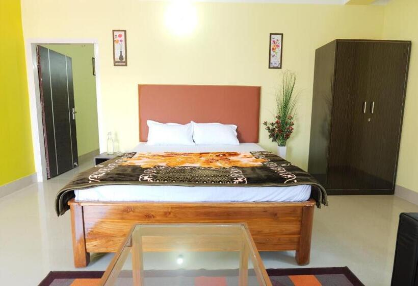 דירת שני חדרים, The Transit Stay Guwati