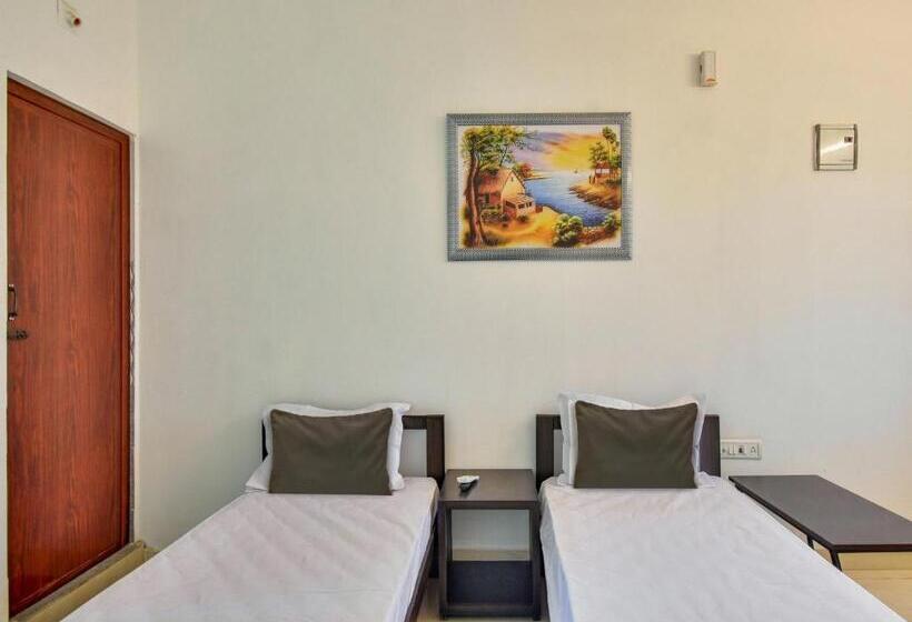 غرفة كلاسيكية ثلاثية, Collection O The Lawns