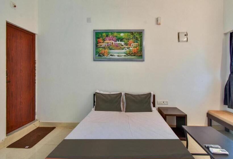 غرفة كلاسيكية ثلاثية, Collection O The Lawns