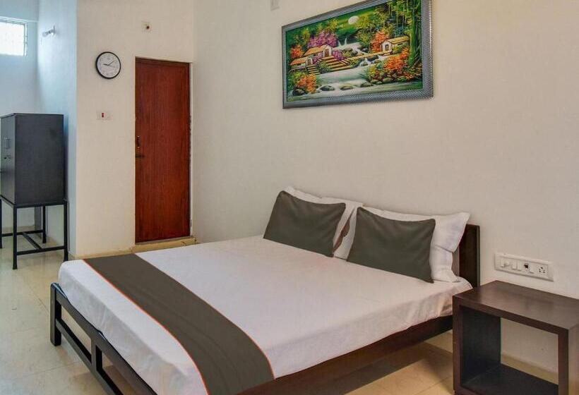 三人经典房间, Collection O The Lawns