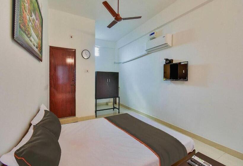 三人经典房间, Collection O The Lawns