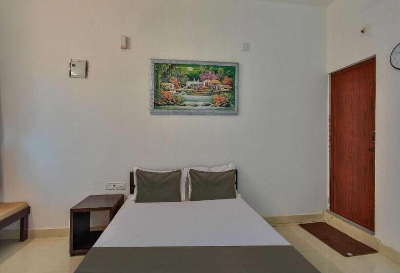 غرفة كلاسيكية ثلاثية, Collection O The Lawns