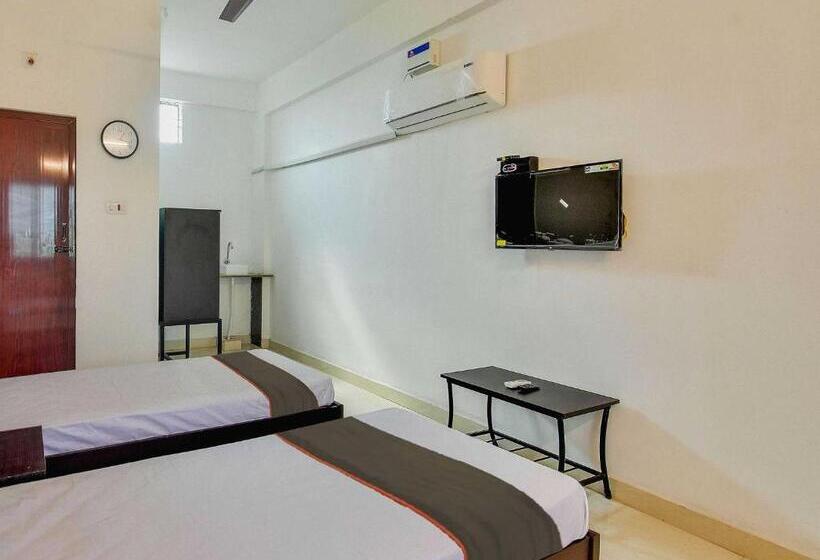 三人经典房间, Collection O The Lawns