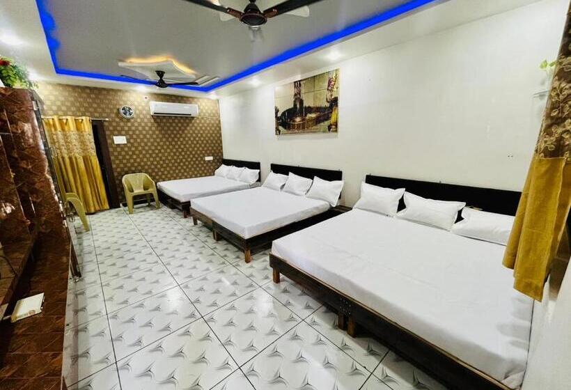 غرفة قياسية, Kanchan Kesari Palace, Ujjain