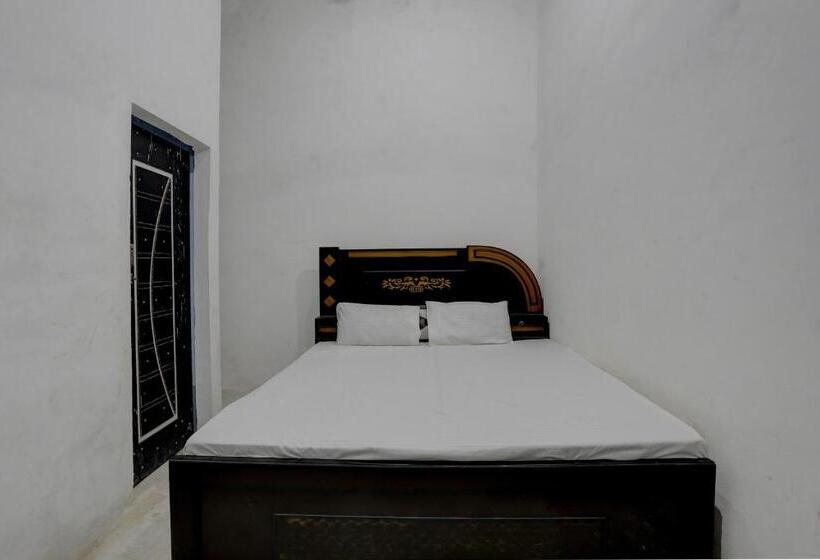 トリプルクラシックルーム, Oyo Ns Family Restaurant