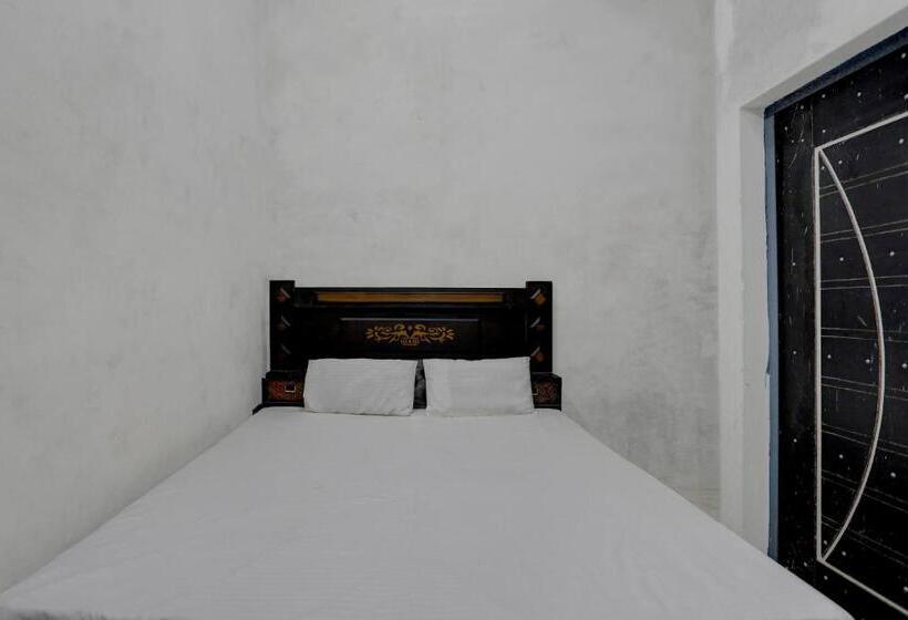 トリプルクラシックルーム, Oyo Ns Family Restaurant