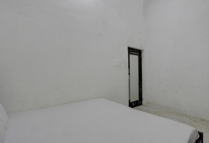 トリプルクラシックルーム, Oyo Ns Family Restaurant