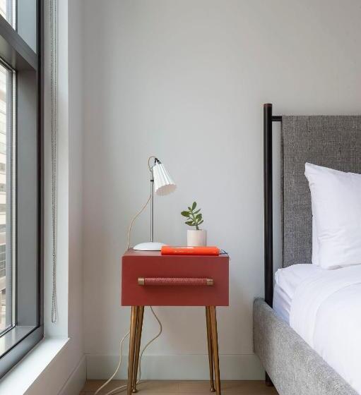 スイート, Roost Kelly Drive