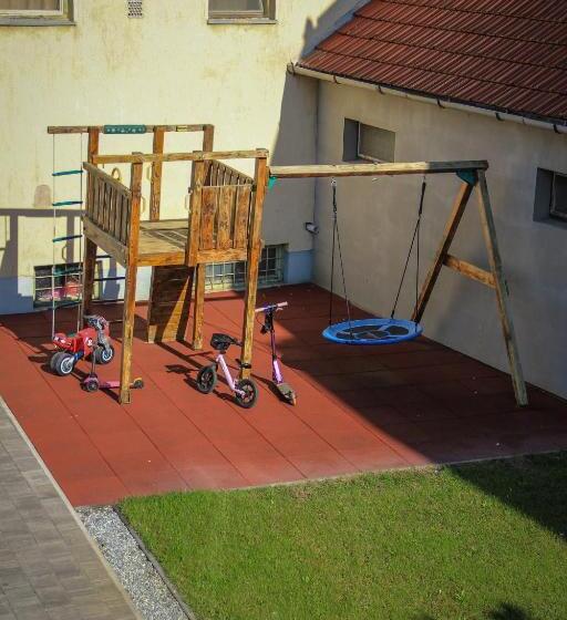 إستوديو قياسى مطلّ علي الحديقة, La Róna Rooms