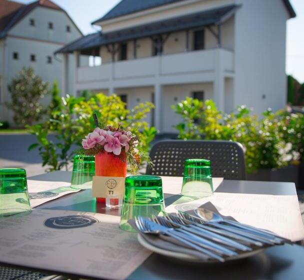 إستوديو قياسى مطلّ علي الحديقة, La Róna Rooms