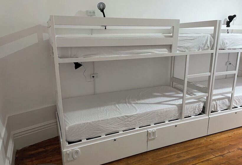 تختخواب در اتاق مشترک, Owls Hostel Ildefonso