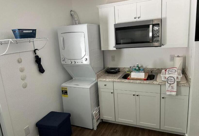 إستديو عائلى, Cozy Private Studio W/own Yard   3mi From Beach