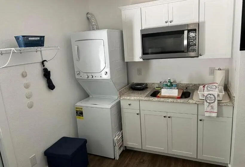 ファミリーステューディオ, Cozy Private Studio W/own Yard 3mi From Beach