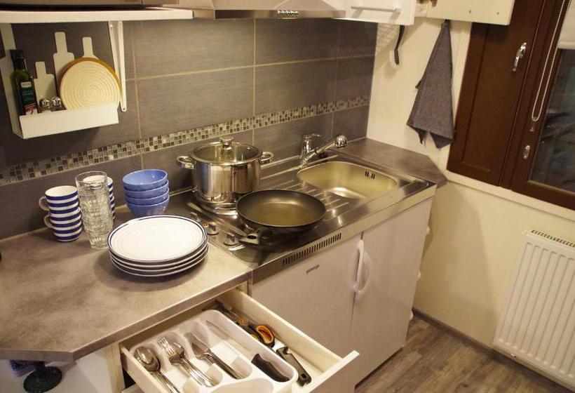 ファミリールーム, The Blueberry Inn