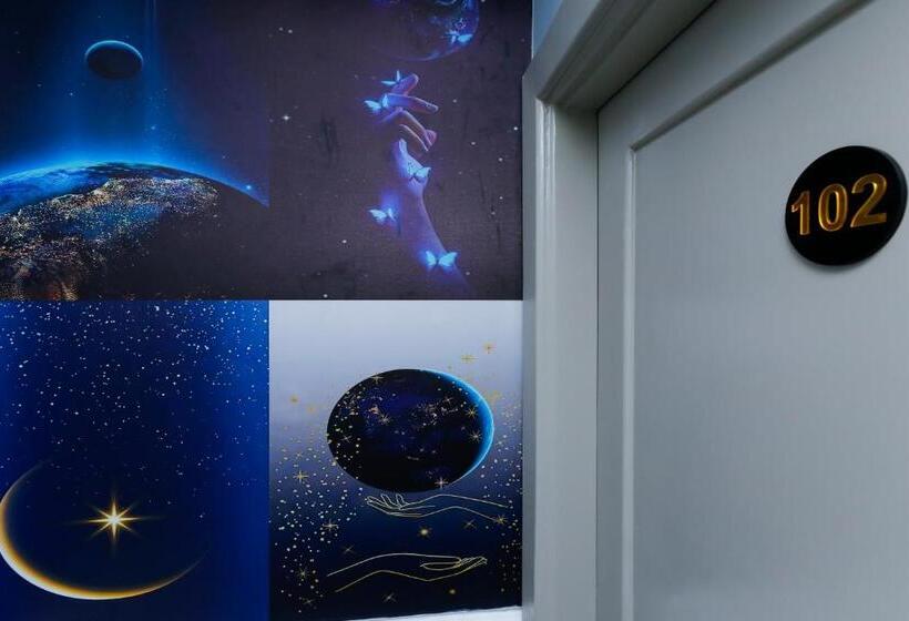 اتاق لوکس, Venus Pyramids Inn   Top Roof Access W Free Break Fast