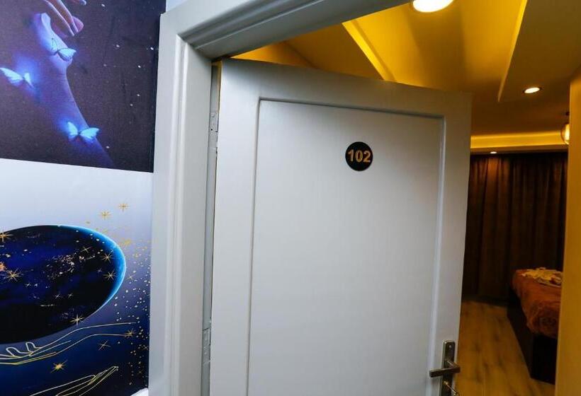 اتاق لوکس, Venus Pyramids Inn   Top Roof Access W Free Break Fast