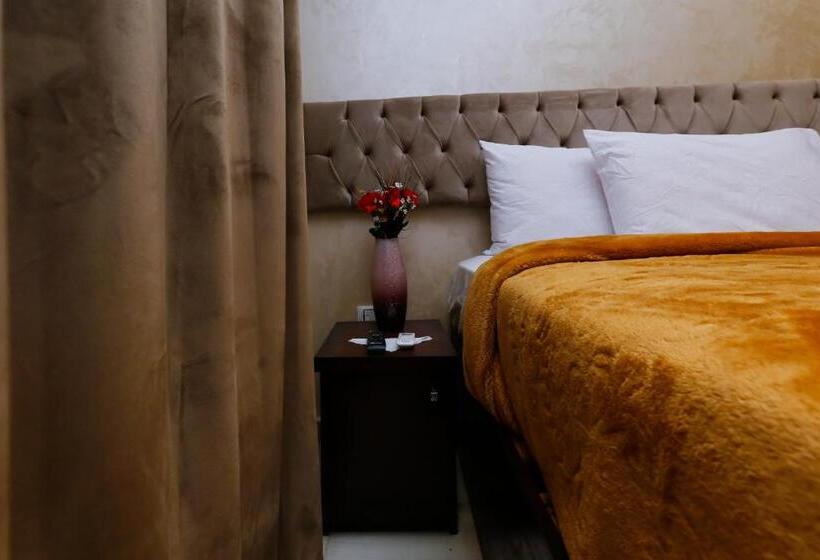 اتاق لوکس, Venus Pyramids Inn   Top Roof Access W Free Break Fast