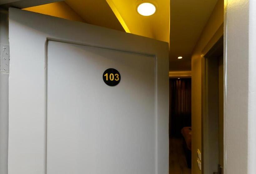 اتاق لوکس با تخت بزرگ, Venus Pyramids Inn   Top Roof Access W Free Break Fast