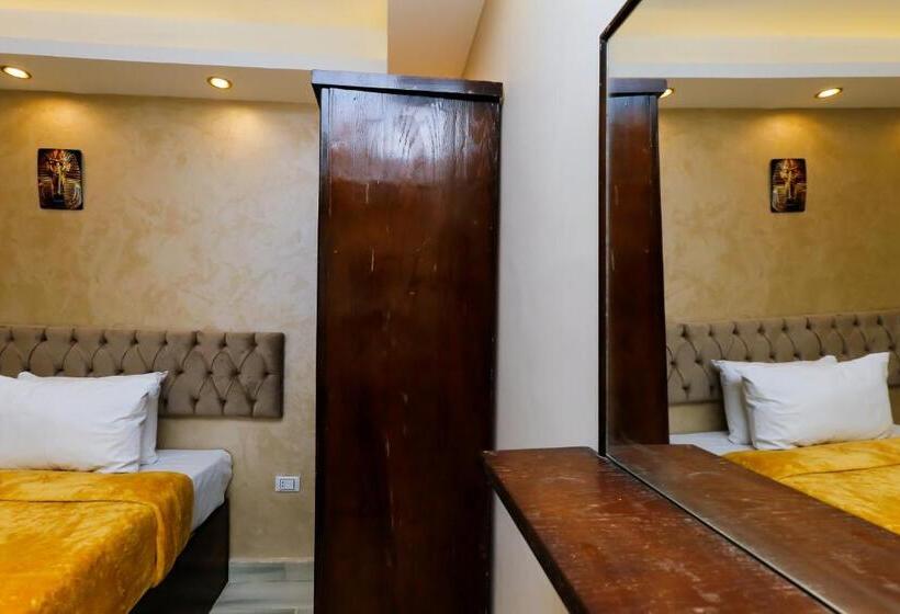 اتاق لوکس با تخت بزرگ, Venus Pyramids Inn   Top Roof Access W Free Break Fast