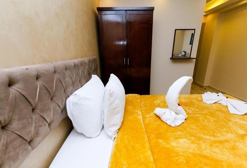 اتاق لوکس با تخت بزرگ, Venus Pyramids Inn   Top Roof Access W Free Break Fast