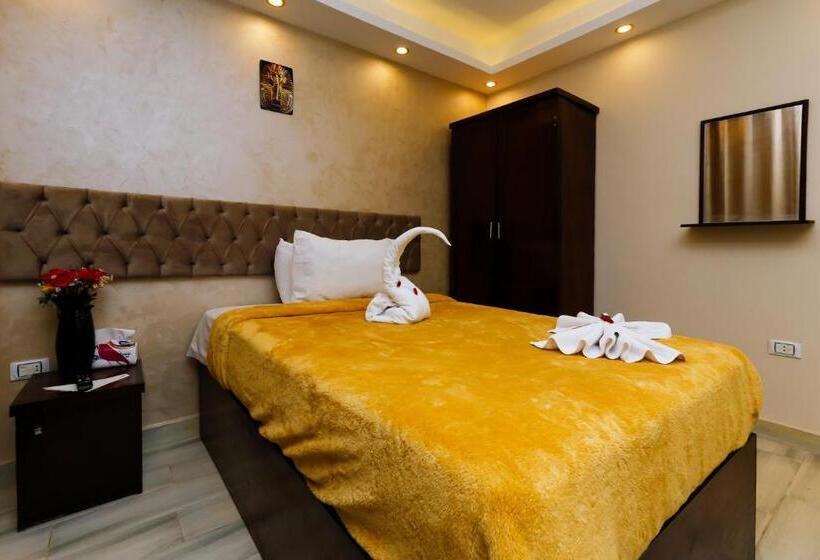 اتاق لوکس با تخت بزرگ, Venus Pyramids Inn   Top Roof Access W Free Break Fast