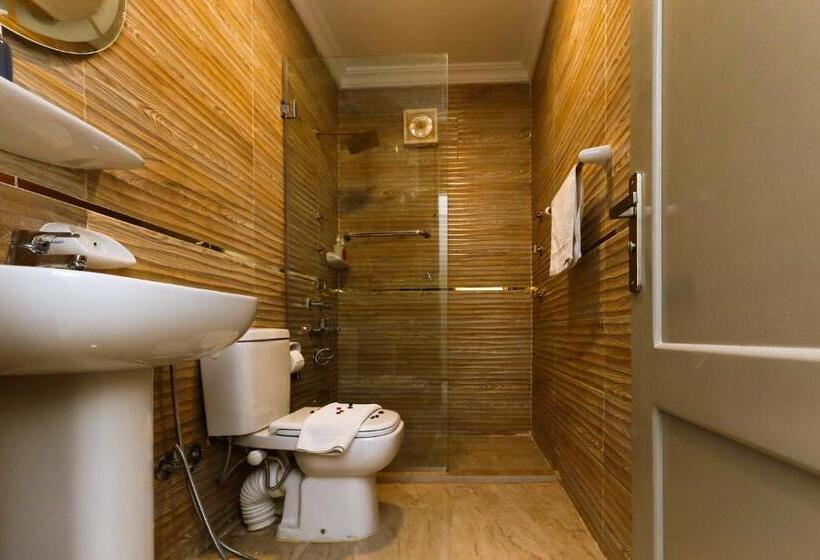 اتاق خانوادگی, Venus Pyramids Inn   Top Roof Access W Free Break Fast