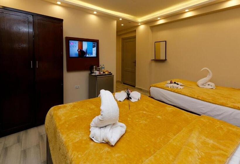 اتاق خانوادگی, Venus Pyramids Inn   Top Roof Access W Free Break Fast