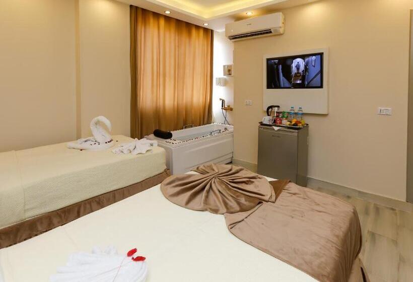 اتاق استاندارد با وان آب گرم, Venus Pyramids Inn   Top Roof Access W Free Break Fast